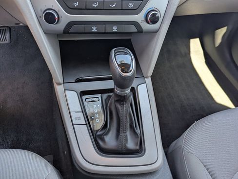 Used 2018 Hyundai Elantra SEL FWD image 14