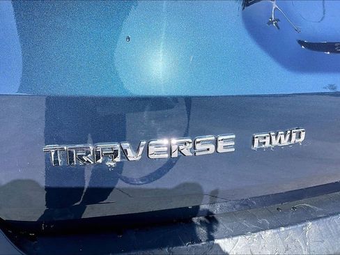 Used 2023 Chevrolet Traverse LT image 25