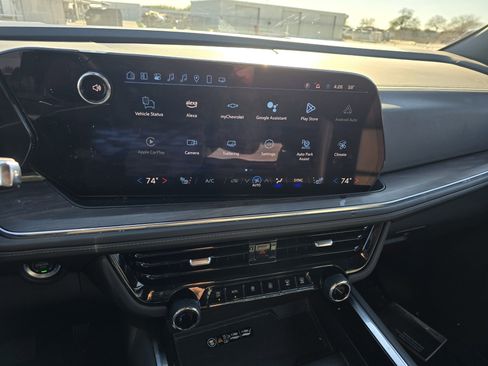 Used 2025 Chevrolet Tahoe Z71 image 15