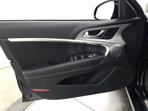 New 2026 Genesis G70 2.5T Prestige image 10