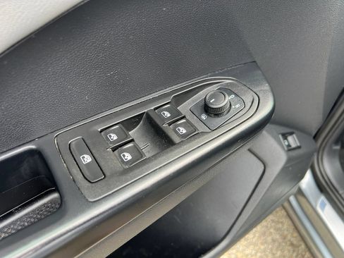 Used 2022 Volkswagen Taos SE w/ IQ.Drive SE Package AWD/4WD image 12