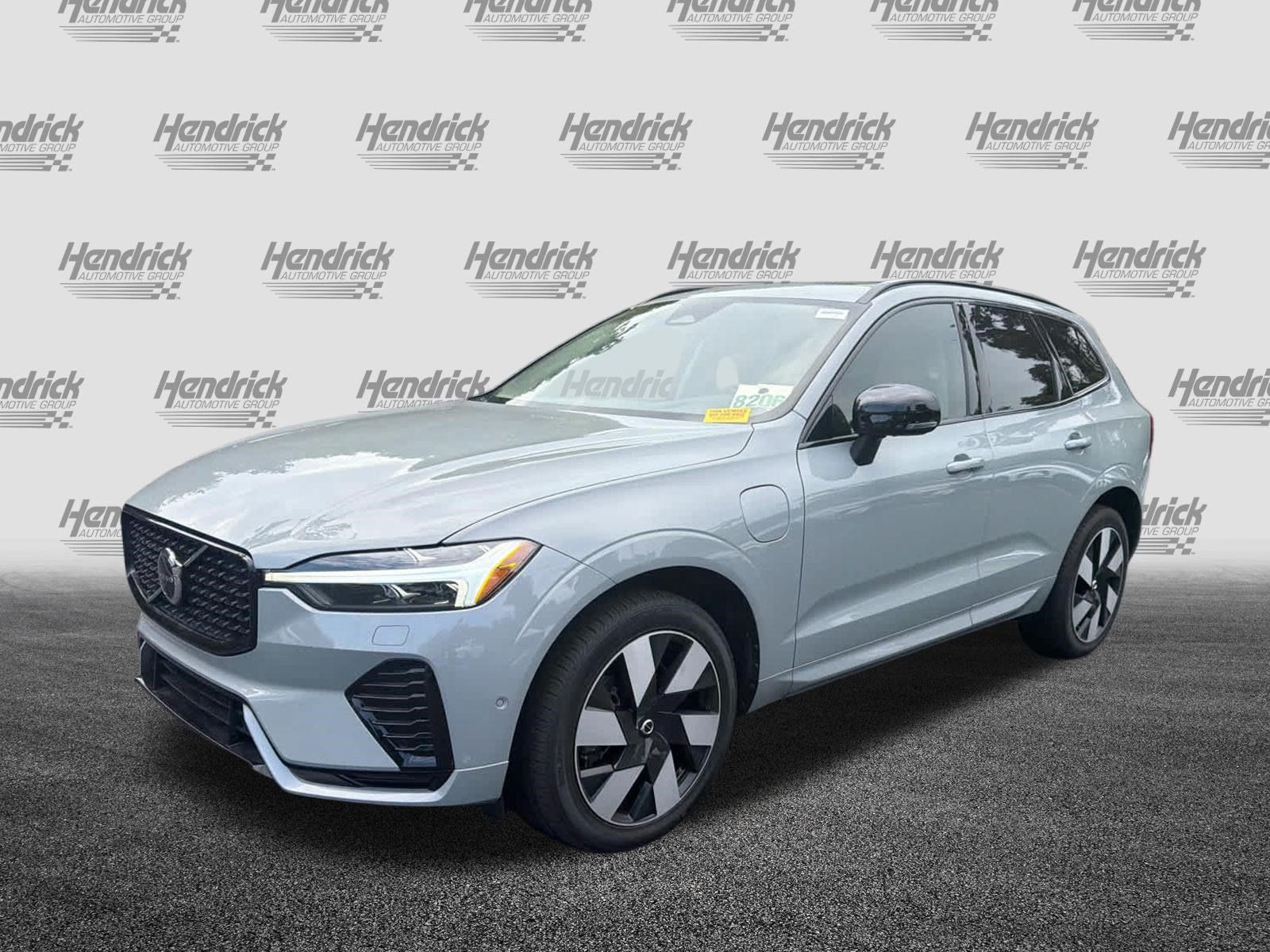 Used 2024 Volvo XC60 T8 Plus w/ Protection Package Premier AWD/4WD image 8