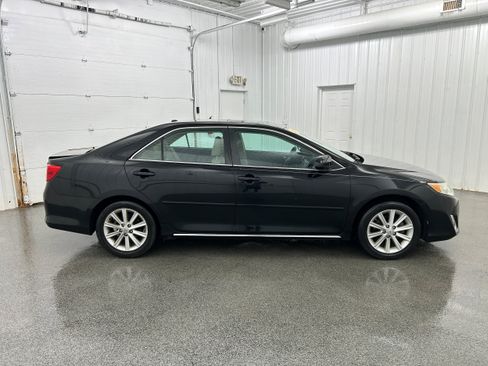 Used 2013 Toyota Camry XLE FWD image 32