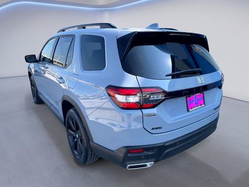 Certified 2025 Honda Pilot Black Edition image 2