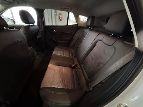 Used 2025 Chevrolet Trax LT image 25