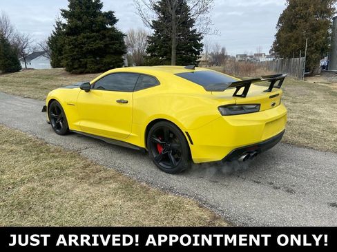 Used 2016 Chevrolet Camaro SS image 3