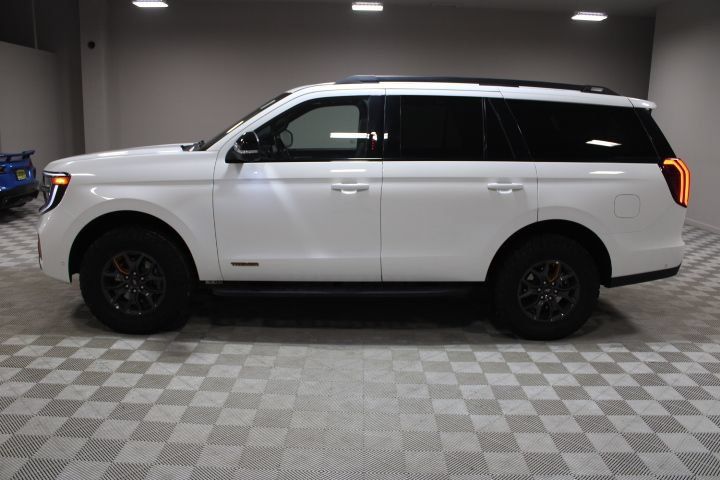 Used 2025 Ford Expedition Tremor AWD/4WD image 8