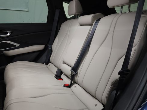 Used 2025 Acura RDX SH-AWD image 17