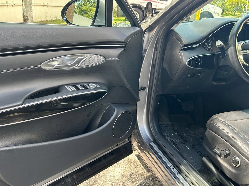 Used 2022 Genesis GV70 2.5T AWD/4WD image 15