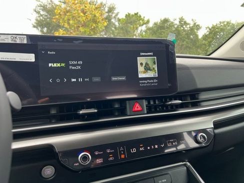 New 2026 Kia Carnival SX w/ SX Dark Edition Package FWD image 27