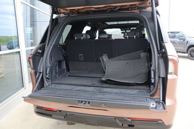 Used 2025 Lincoln Navigator Black Label AWD/4WD image 32