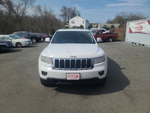 Used 2013 Jeep Grand Cherokee Laredo image 2
