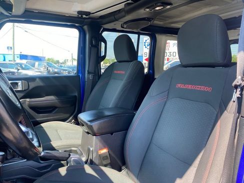 Used 2018 Jeep Wrangler Unlimited Rubicon w/ Dual Top Group AWD/4WD image 12