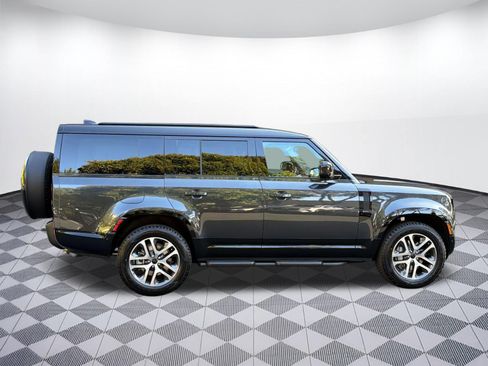 New 2026 Land Rover Defender 130 X-Dynamic SE AWD/4WD image 8