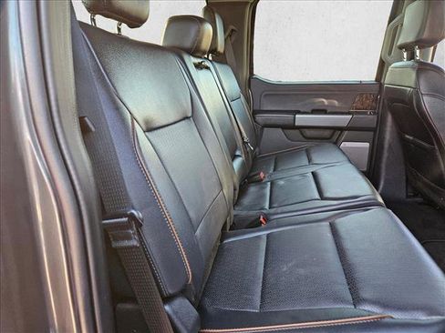 Used 2025 Ford F250 Lariat w/ Chrome Package image 22