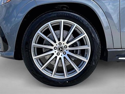 New 2026 Mercedes-Benz GLS 580 4MATIC image 14