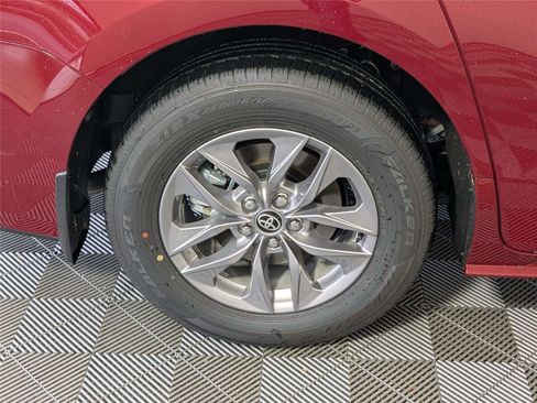 New 2026 Toyota Sienna XLE image 9