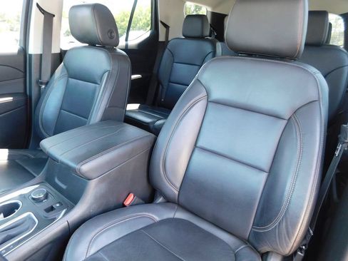 Used 2019 Chevrolet Traverse LT FWD image 15