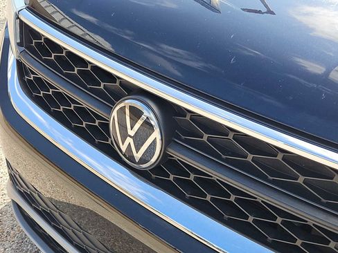 Used 2024 Volkswagen Taos SE FWD image 13