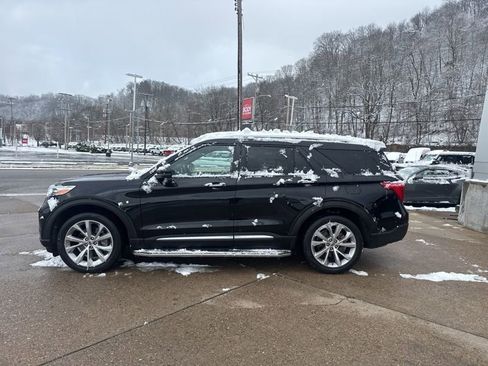 Used 2022 Ford Explorer Platinum w/ Technology Package image 4