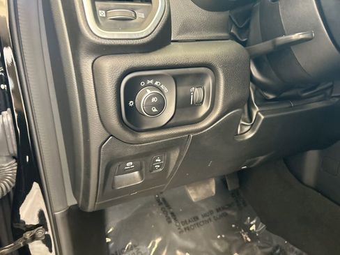 Used 2024 RAM 1500 Big Horn image 38