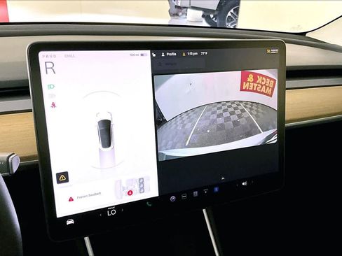 Used 2020 Tesla Model 3 Standard Range Plus image 23