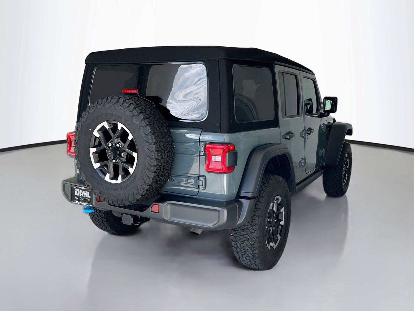 Used 2024 Jeep Wrangler Unlimited Rubicon 4xe AWD/4WD image 13