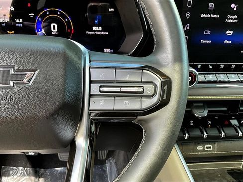 Used 2025 Chevrolet Colorado ZR2 w/ Technology Package AWD/4WD image 15