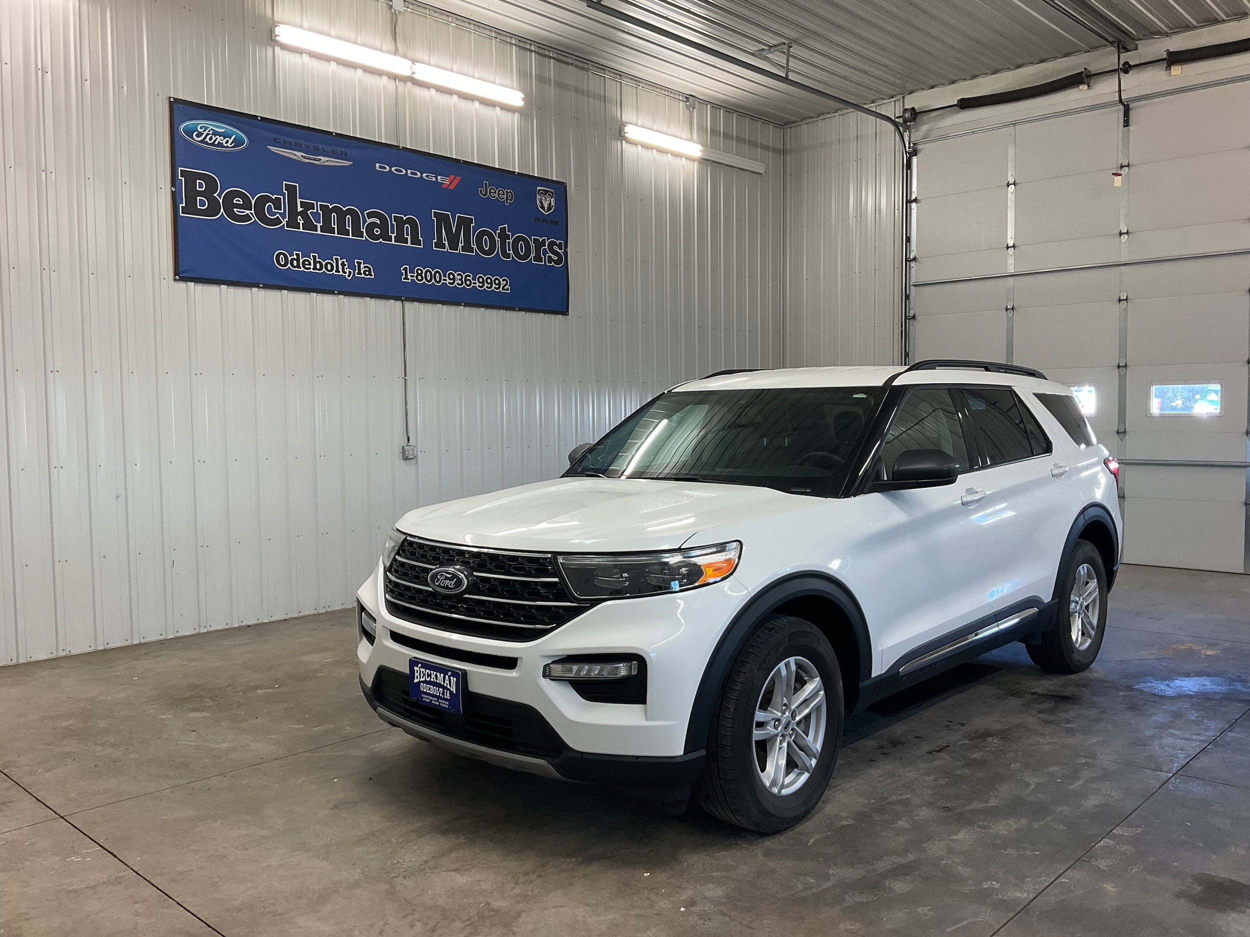 Certified 2024 Ford Explorer XLT w/ Equipment Group 202A AWD/4WD image 1