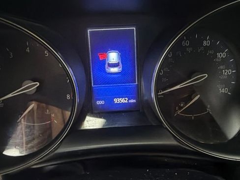 Used 2018 Toyota C-HR XLE FWD image 6