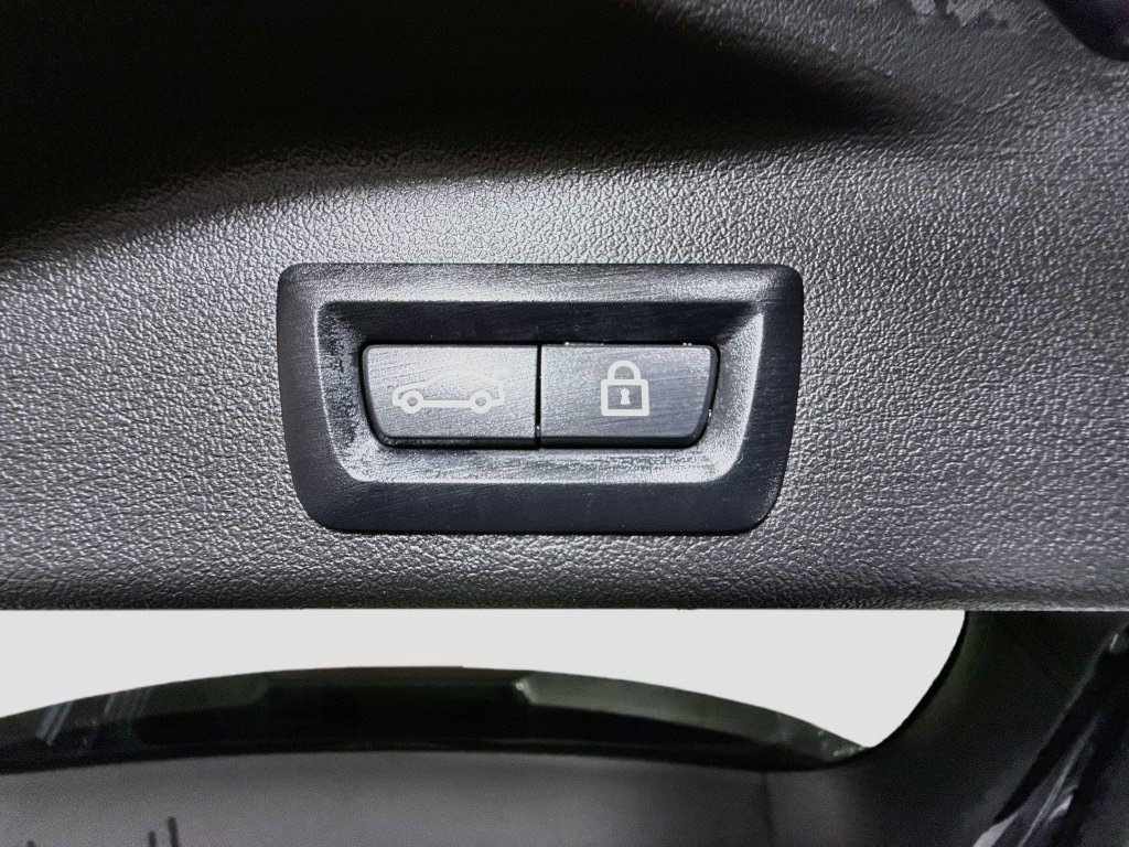 Used 2020 BMW X5 sDrive40i w/ Premium Package RWD image 42