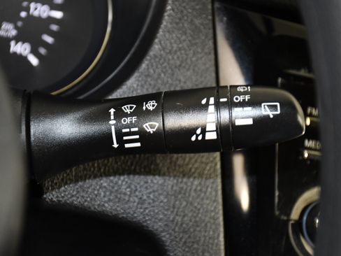 Used 2017 Nissan Rogue S AWD/4WD image 23