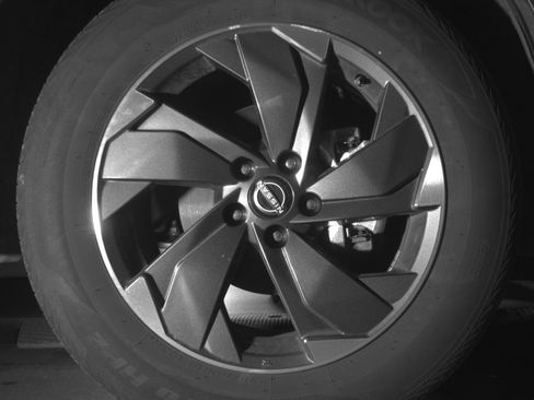 Used 2025 Nissan Rogue SV AWD/4WD image 13