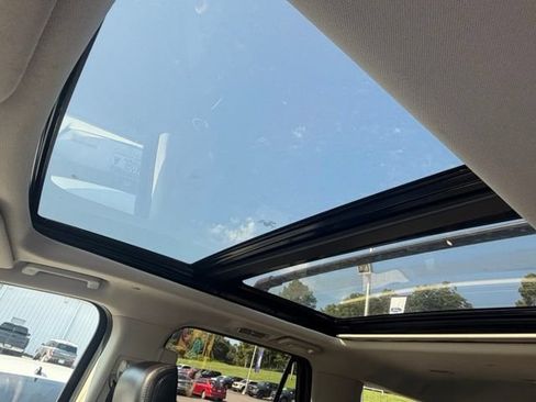 Used 2019 Ford Expedition Platinum AWD/4WD image 6