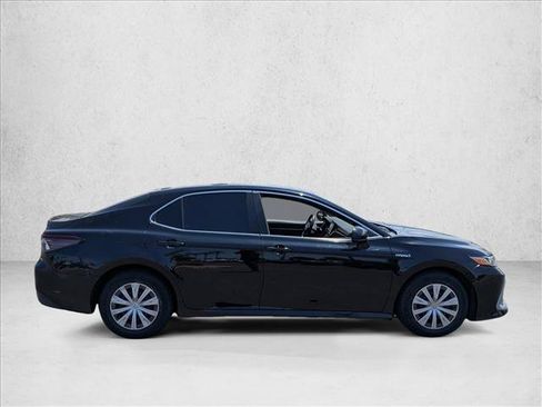 Used 2021 Toyota Camry LE FWD image 4