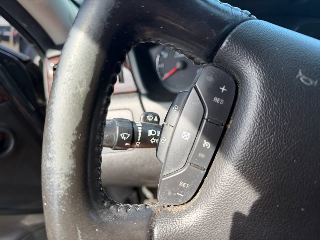 Used 2013 Chevrolet Impala LTZ FWD image 16