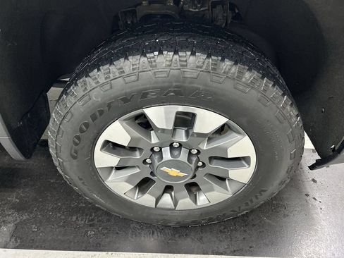 Used 2024 Chevrolet Silverado 2500 Custom w/ Custom Value Package AWD/4WD image 8