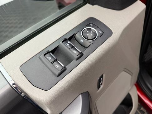 Used 2019 Ford F150 XLT w/ Equipment Group 302A Luxury AWD/4WD image 12