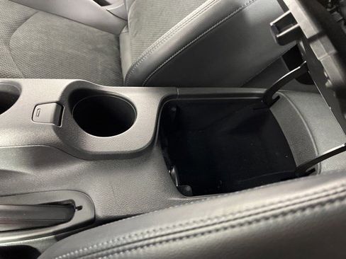 Used 2024 Nissan Z Performance w/ Floor Mat Package image 25