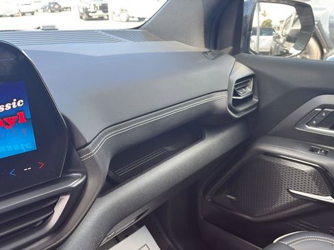 Used 2025 Chevrolet Silverado EV LT AWD/4WD image 21
