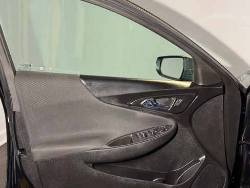 Used 2019 Chevrolet Malibu RS FWD image 12