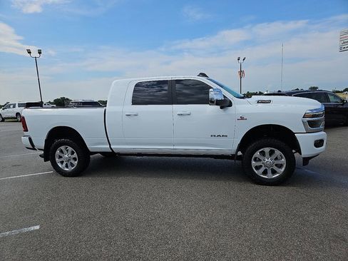 Used 2026 RAM 2500 Laramie AWD/4WD image 9