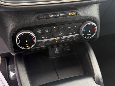 Used 2022 Ford Escape SEL image 14