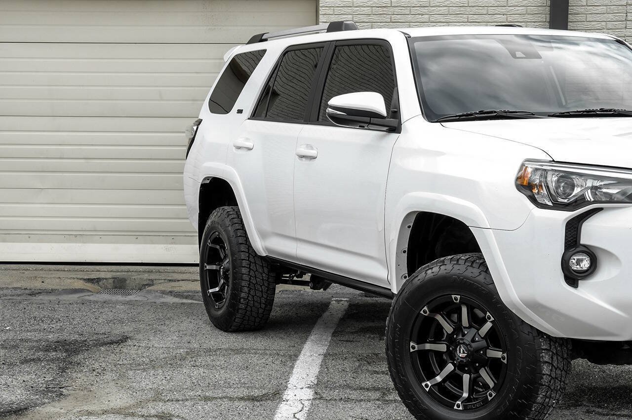 Used 2021 Toyota 4Runner SR5 Premium w/ Moonroof Package AWD/4WD image 8