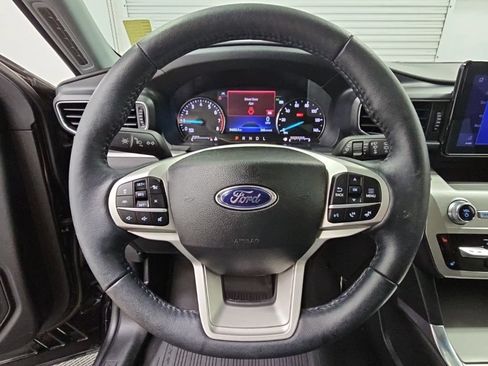 Used 2022 Ford Explorer XLT w/ Equipment Group 202A AWD/4WD image 26