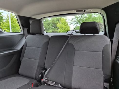 Used 2021 Chevrolet Traverse LT FWD image 33