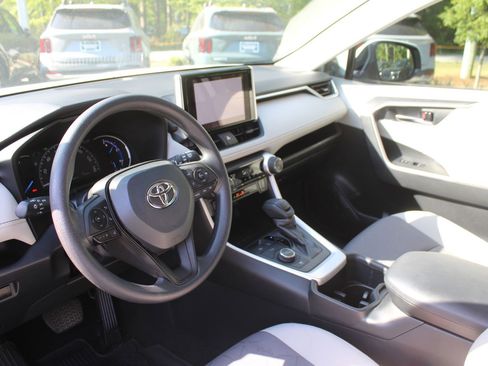 Used 2024 Toyota RAV4 XLE image 21