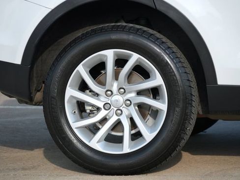 Used 2016 Land Rover Discovery Sport HSE AWD/4WD image 41