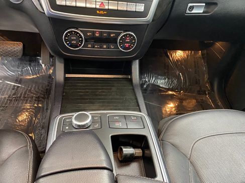 Used 2015 Mercedes-Benz GL 550 4MATIC image 29