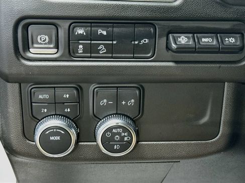 Used 2021 GMC Yukon AT4 w/ Technology Package AWD/4WD image 10
